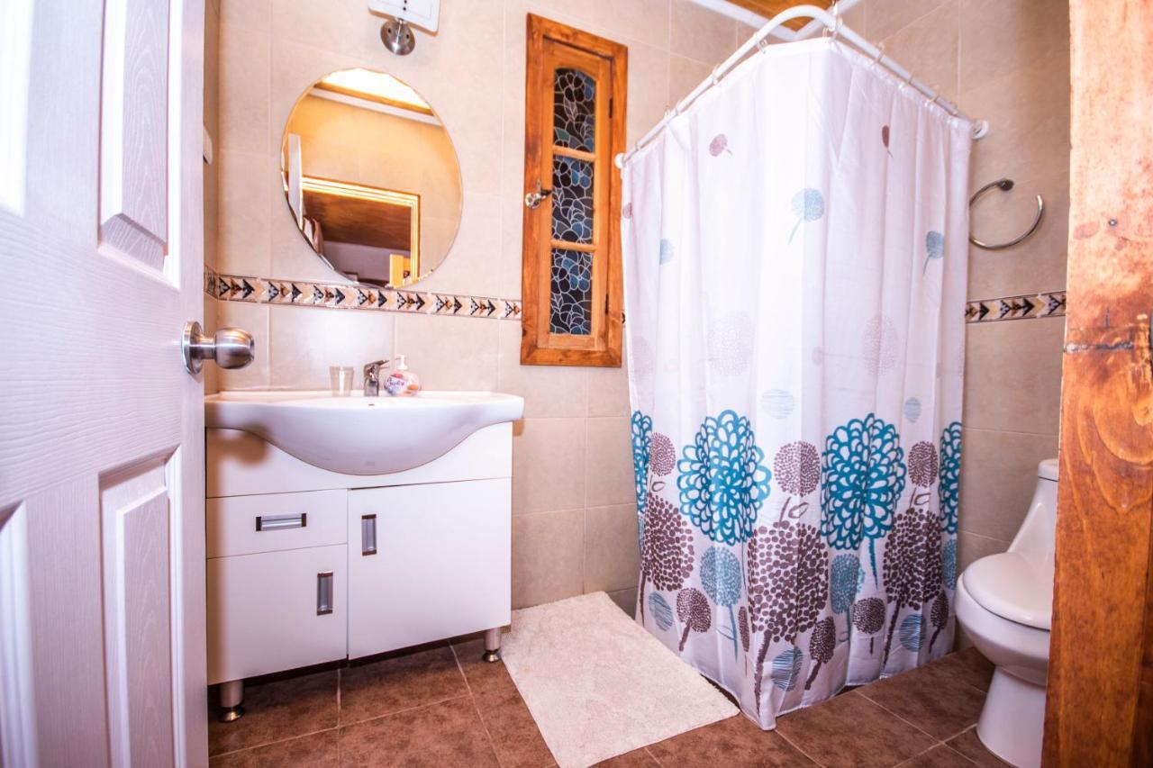 Quarto Triplo com Banheiro Privativo